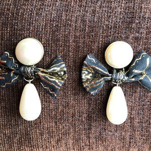 80’s Pearl Dangle Earrings